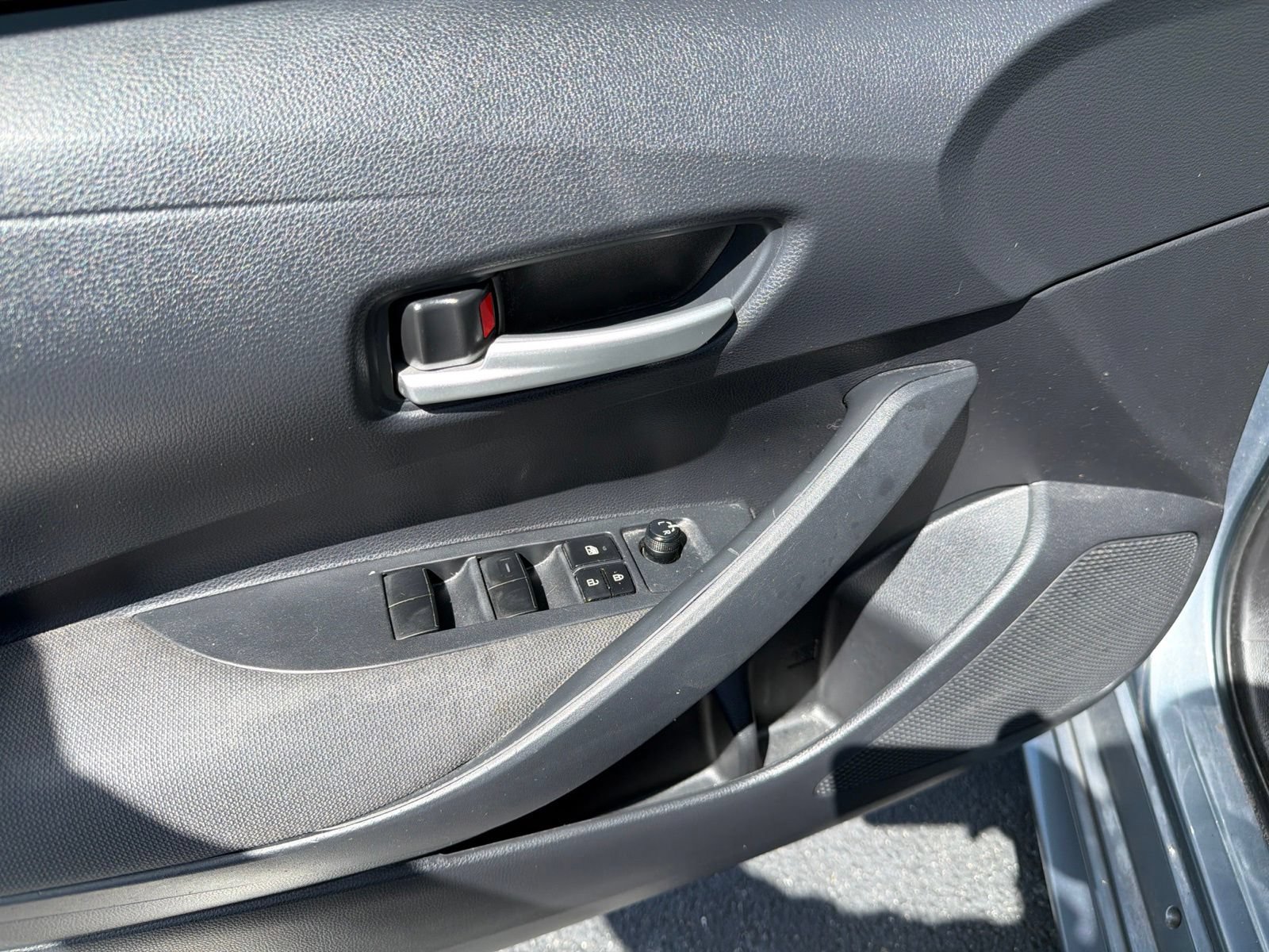 Used 2021 Toyota Corolla LE FWD image 7