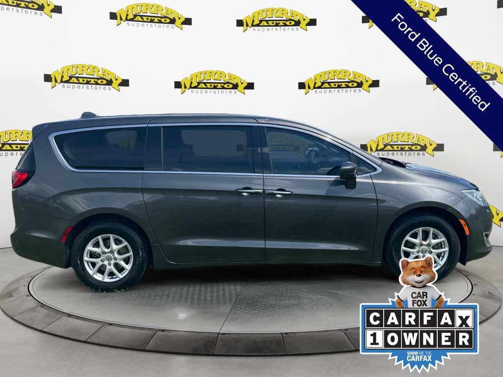 Used 2020 Chrysler Pacifica Touring FWD image 8