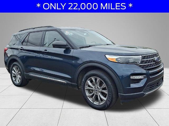 Certified 2023 Ford Explorer XLT w/ Equipment Group 202A AWD/4WD image 3