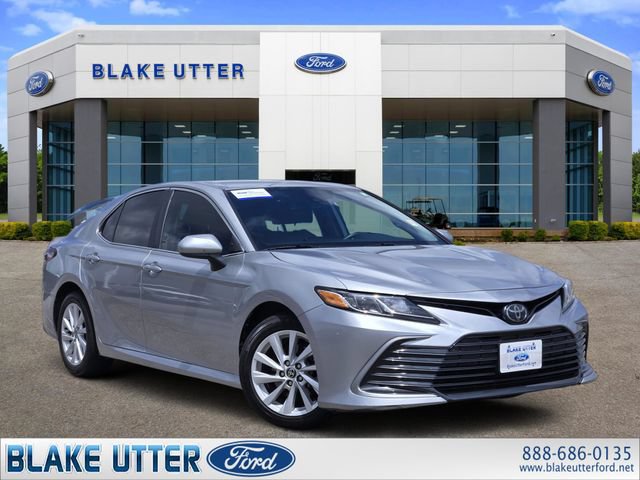 Used 2021 Toyota Camry LE FWD image 1