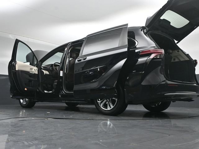 Used 2024 Toyota Sienna Platinum AWD/4WD image 56