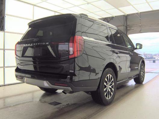Certified 2025 Ford Expedition Platinum AWD/4WD image 5