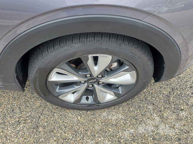 Used 2023 Chevrolet Bolt EUV LT w/ Convenience Package FWD image 8