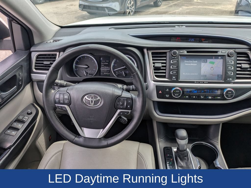 Used 2018 Toyota Highlander Limited Platinum FWD image 21