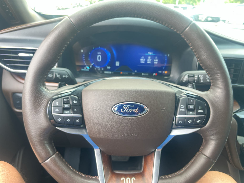 Certified 2021 Ford Explorer King Ranch w/ Premium Technology Package AWD/4WD image 18