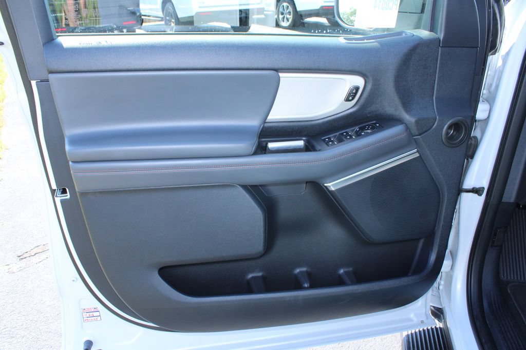 Certified 2025 Ford Expedition Active AWD/4WD image 41