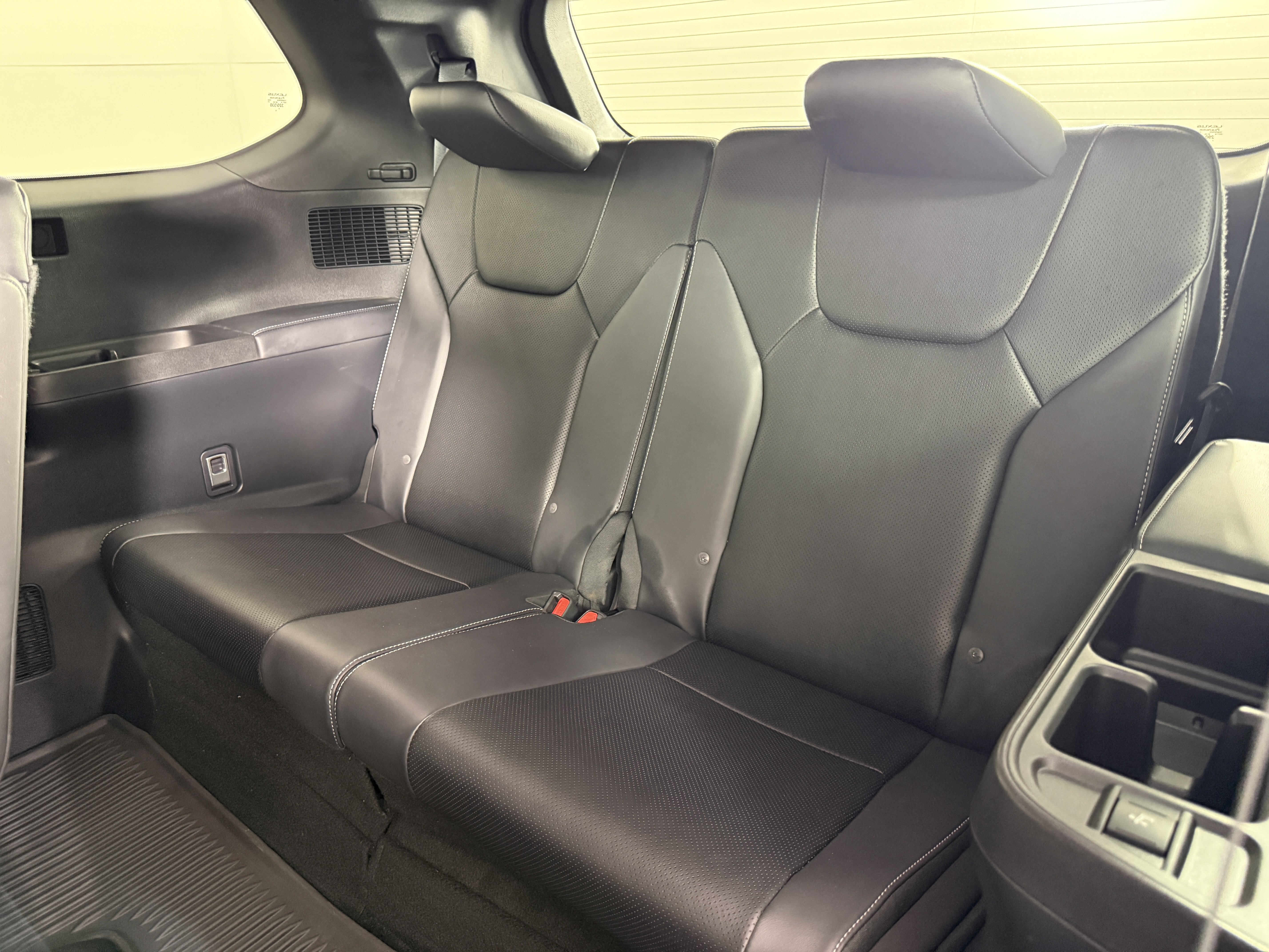 Used 2025 Lexus TX 500h AWD w/ Technology Package image 16