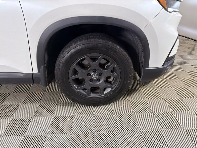 Used 2025 Honda Pilot TrailSport image 19