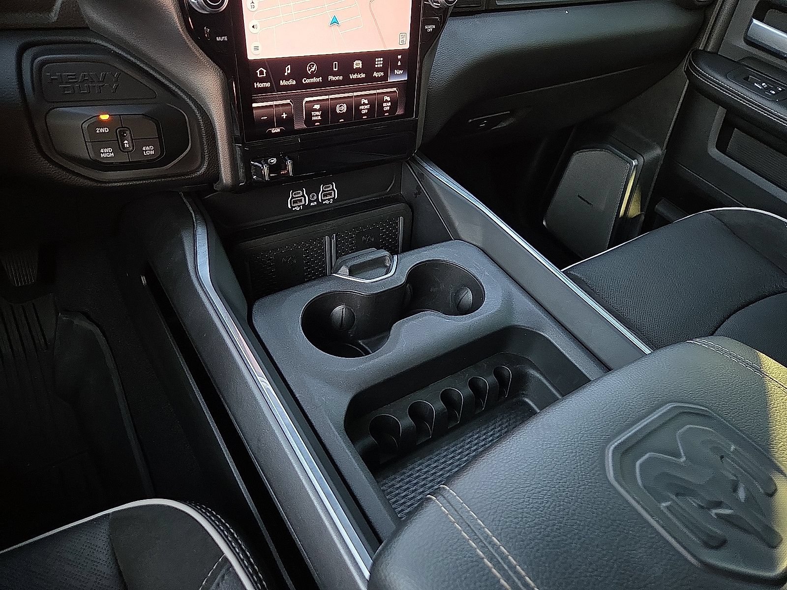 Used 2025 RAM 3500 Laramie AWD/4WD image 25