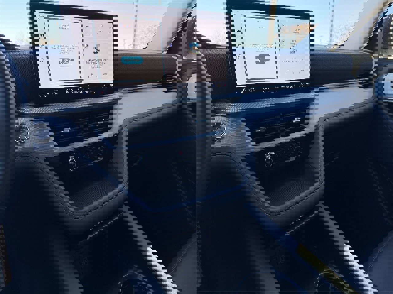 Certified 2025 Ford Explorer Active w/ Active Comfort Package image 16