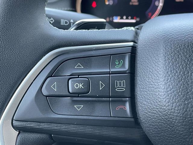 Used 2024 Jeep Grand Cherokee Laredo image 16