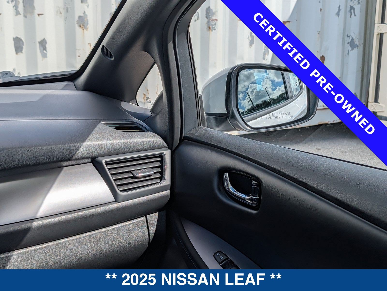 Used 2025 Nissan Leaf S FWD image 17