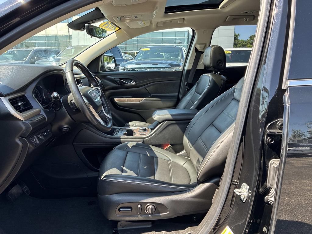 Used 2021 GMC Acadia Denali w/ Denali Ultimate Package AWD/4WD image 25