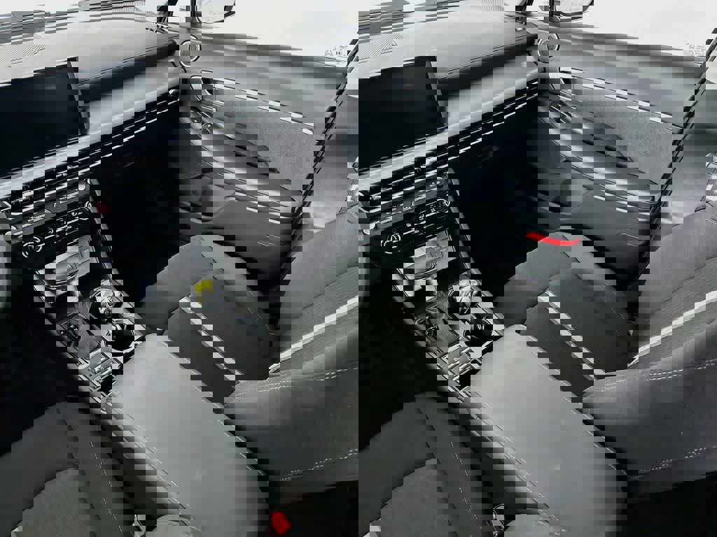 Used 2025 Hyundai Sonata SE FWD image 13