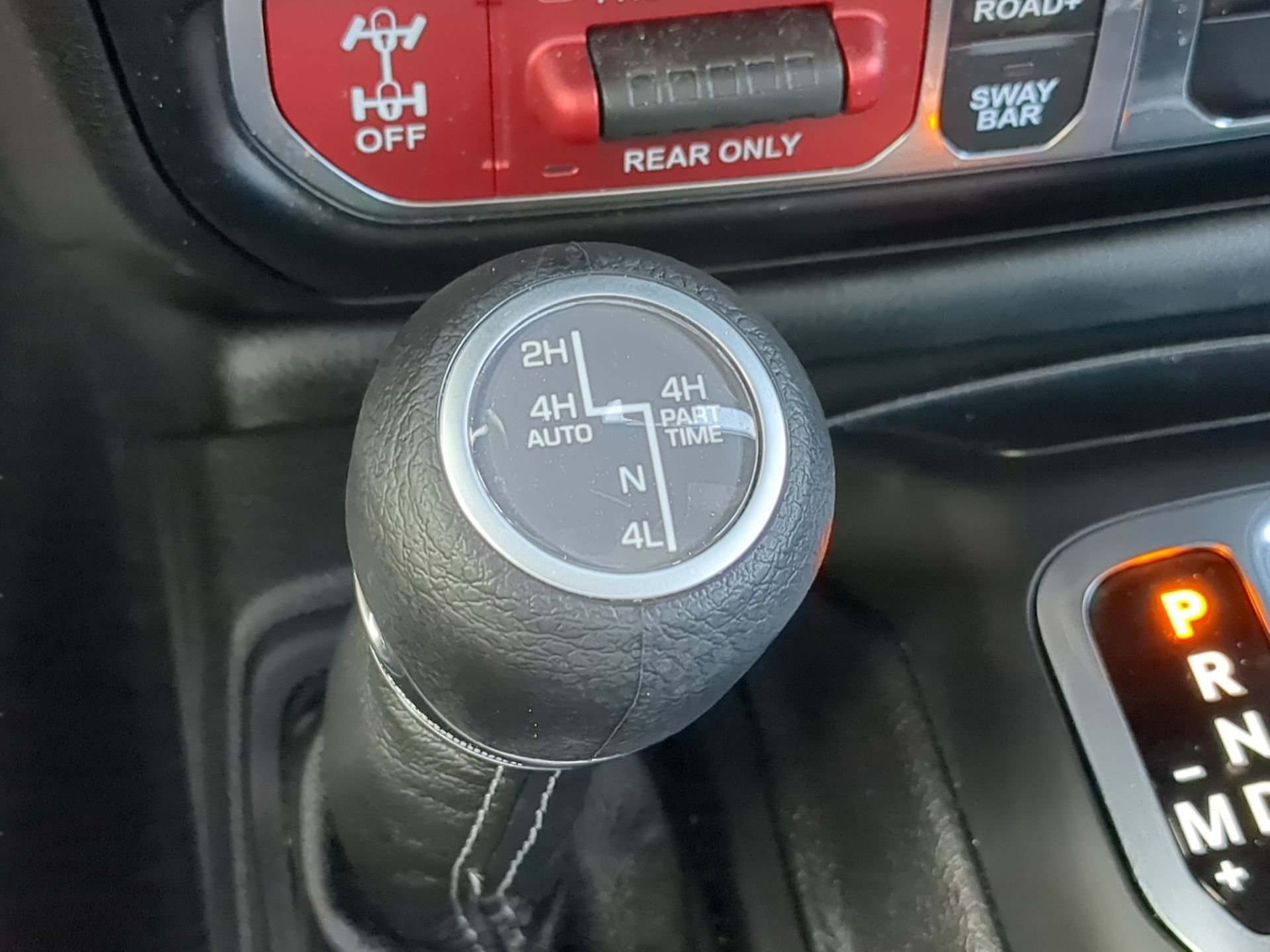 Used 2025 Jeep Wrangler Rubicon w/ Convenience Group image 54