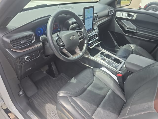 Certified 2021 Ford Explorer Platinum w/ Equipment Group 601A AWD/4WD image 15