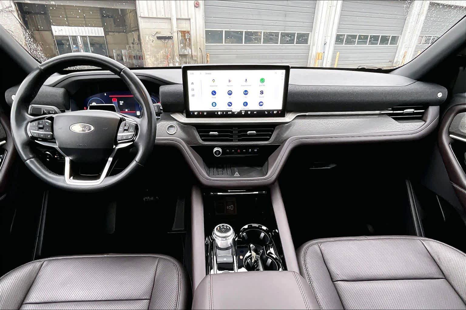 Certified 2025 Ford Explorer Platinum w/ Ultimate Package AWD/4WD image 16