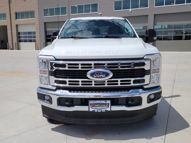 Certified 2025 Ford F250 XLT w/ FX4 Off-Road Package AWD/4WD image 5