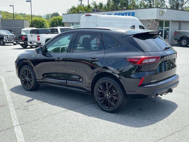 Certified 2023 Ford Escape ST-Line Elite w/ Premium Technology Package AWD/4WD image 4
