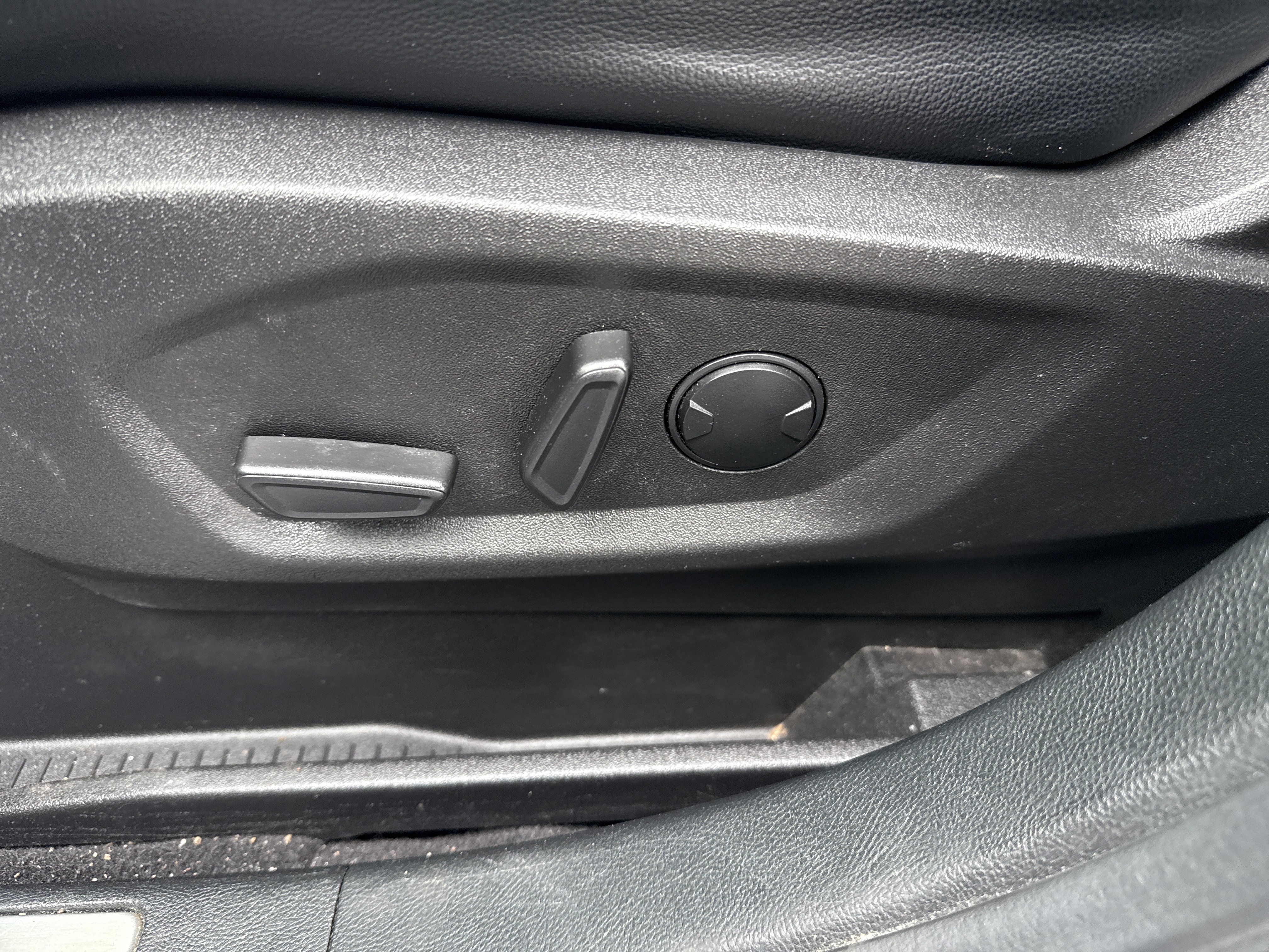 Certified 2023 Ford Edge Titanium image 17