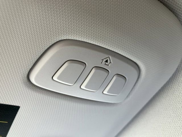 Certified 2025 Ford Escape SE w/ PHEV Premium Package FWD image 40
