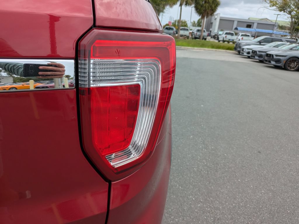 Certified 2019 Ford Explorer XLT w/ Equipment Group 201A FWD image 8