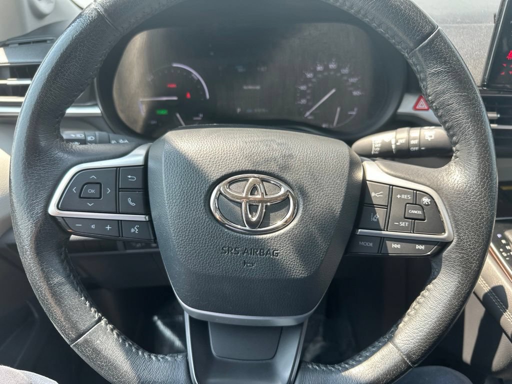 Used 2021 Toyota Sienna XLE w/ XLE Plus Package FWD image 36