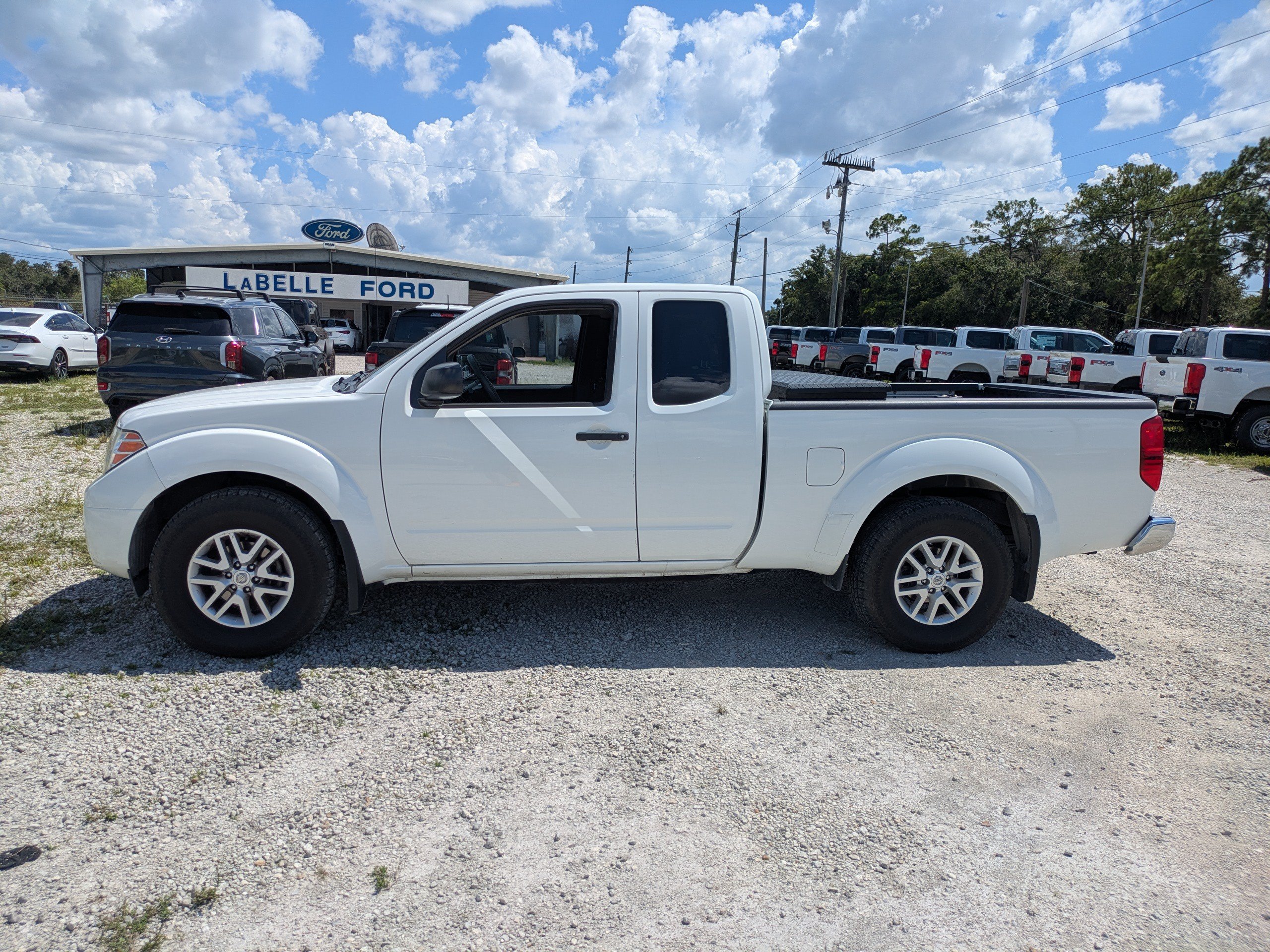 Used 2020 Nissan Frontier SV RWD image 7