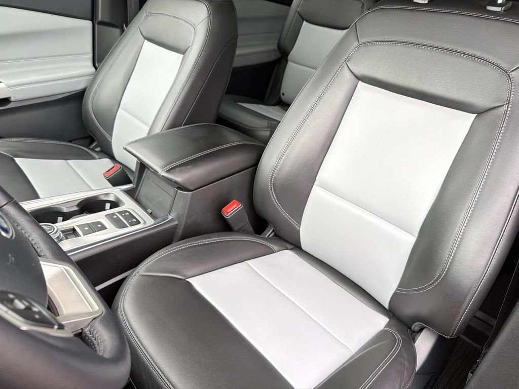 Certified 2023 Ford Explorer XLT w/ Equipment Group 202A image 22