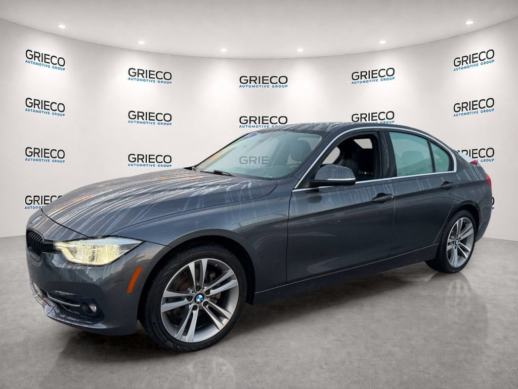 Used 2018 BMW 330i xDrive Sedan AWD/4WD image 3