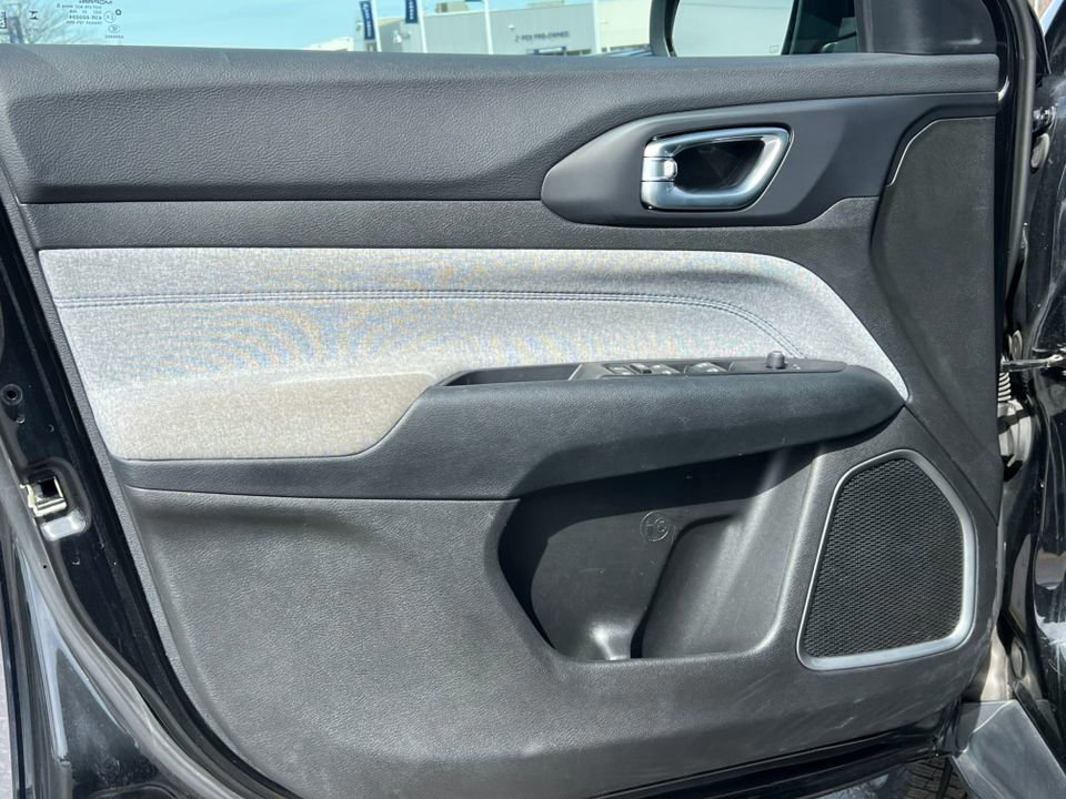 Used 2024 Jeep Compass Latitude AWD/4WD image 15