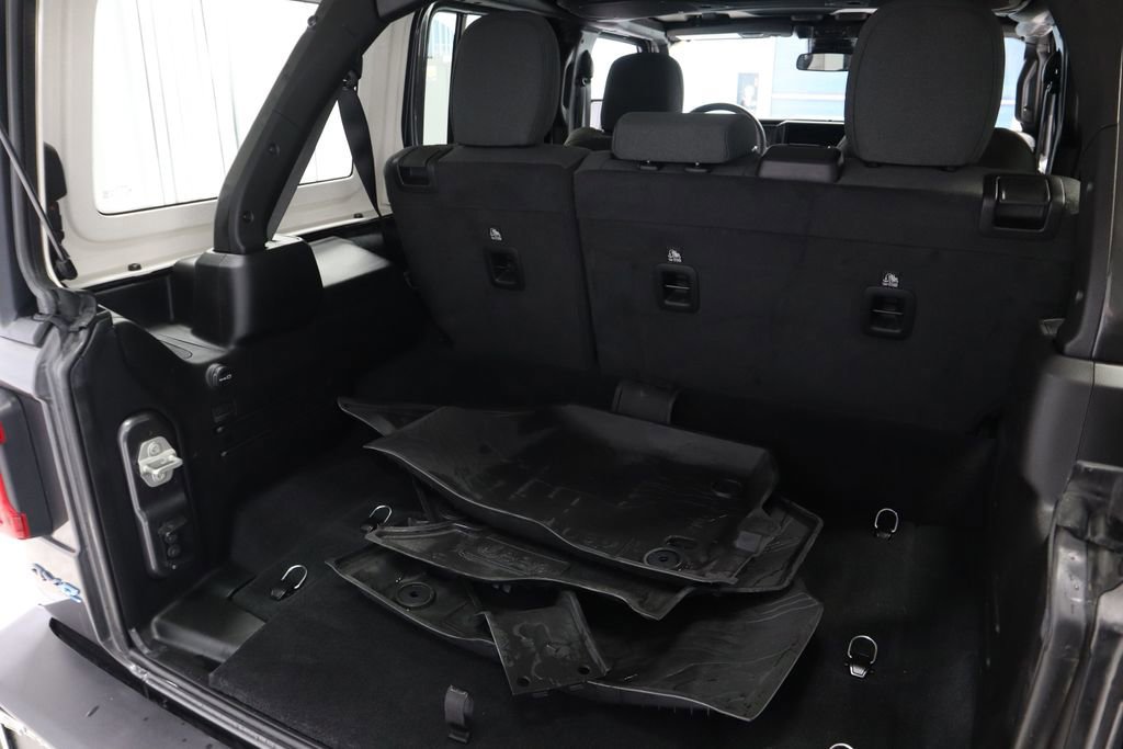 Used 2024 Jeep Wrangler Unlimited image 18