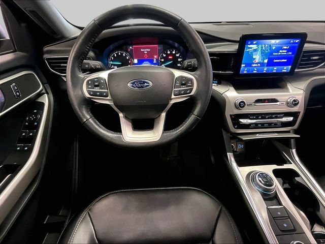 Certified 2022 Ford Explorer XLT w/ Equipment Group 202A AWD/4WD image 5
