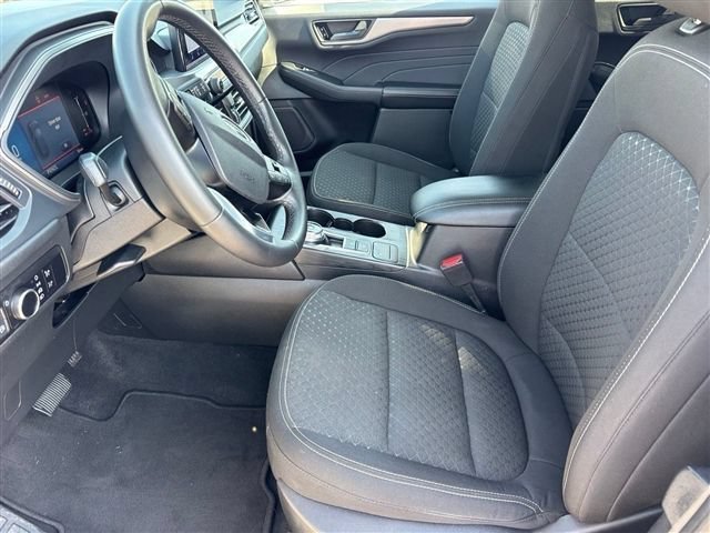 Certified 2025 Ford Escape Active FWD image 17