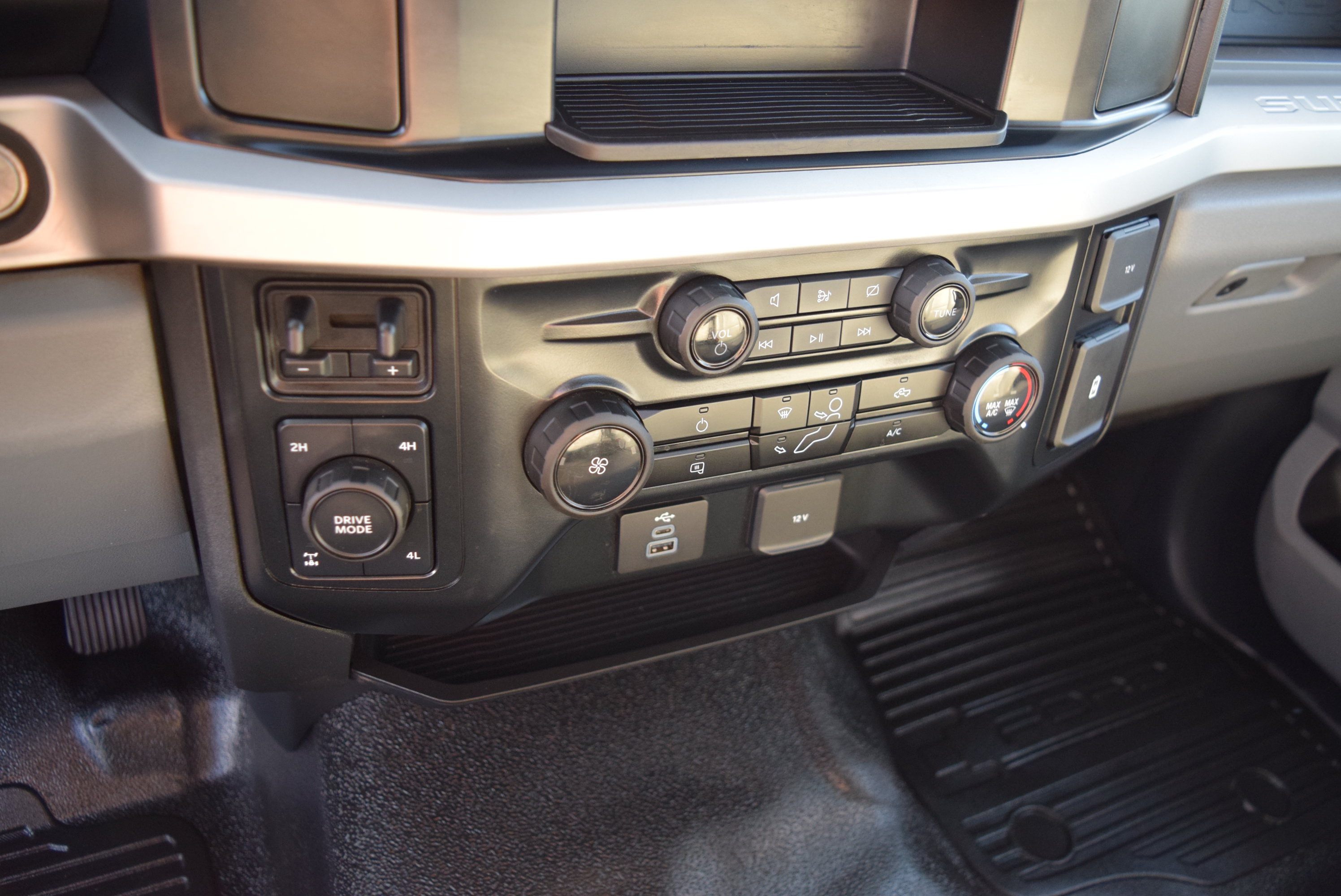 Certified 2024 Ford F350 XL w/ XL Off-Road Package AWD/4WD image 13