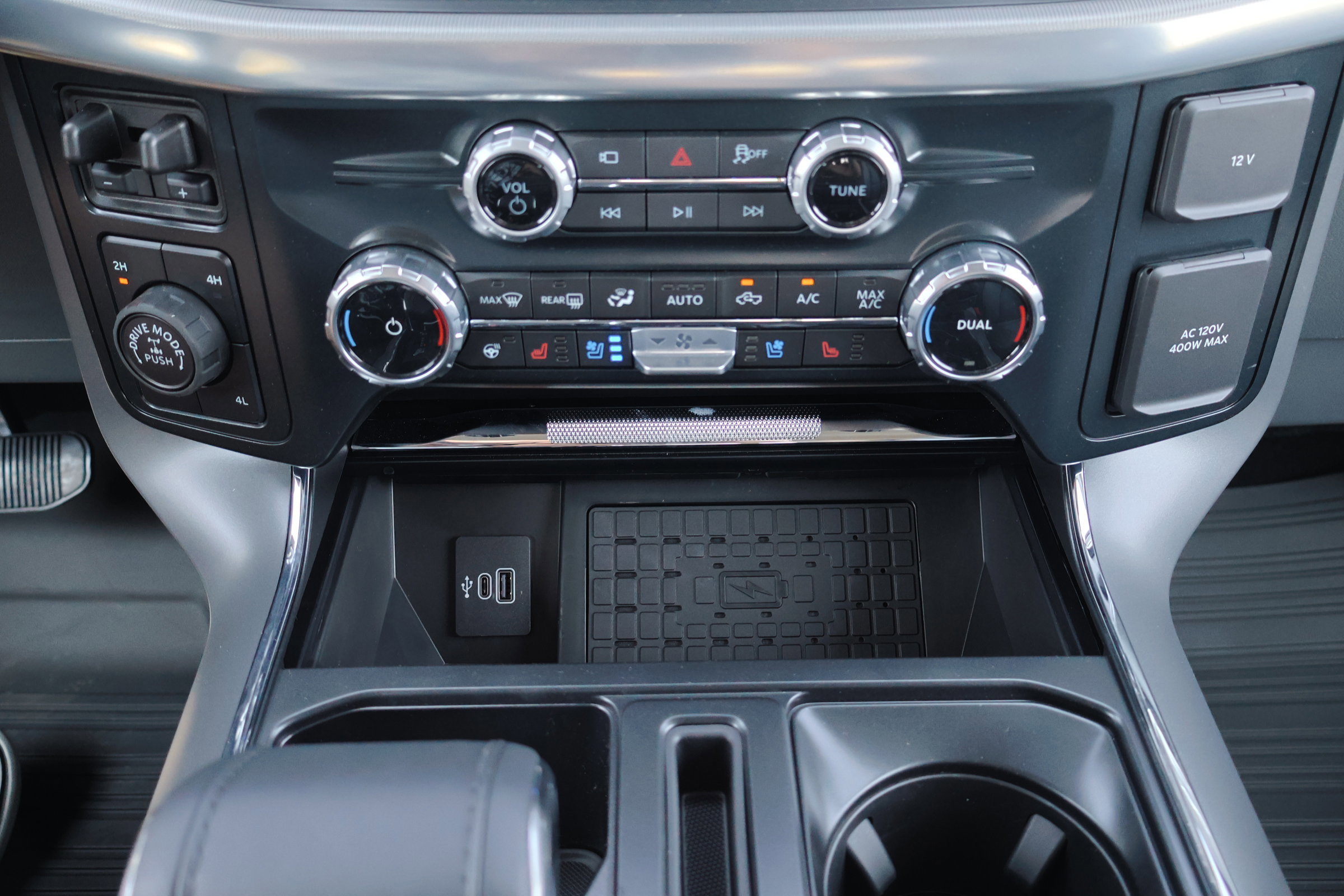 Certified 2025 Ford F150 Lariat w/ Equipment Group 501A Mid image 27