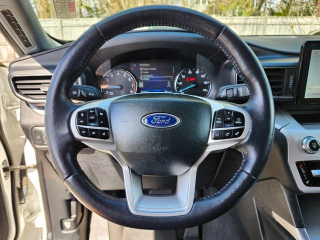 Certified 2022 Ford Explorer XLT w/ Equipment Group 202A image 30