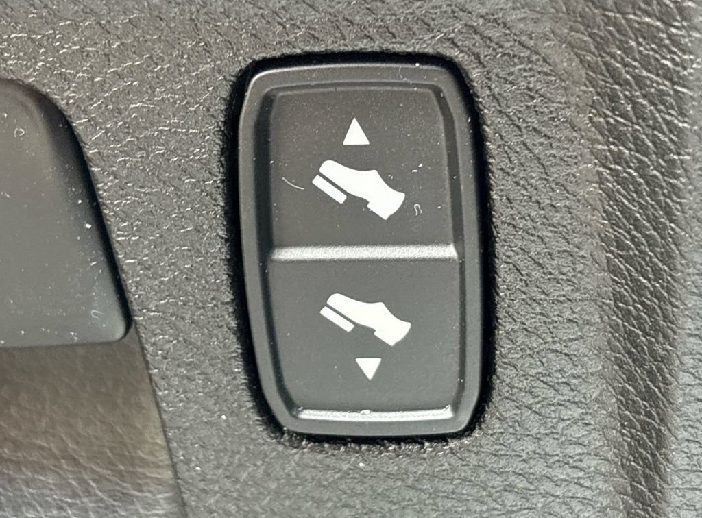 Used 2022 RAM 1500 Big Horn AWD/4WD image 32