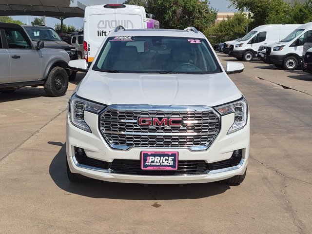 Used 2022 GMC Terrain Denali w/ Denali Premium Package AWD/4WD image 2