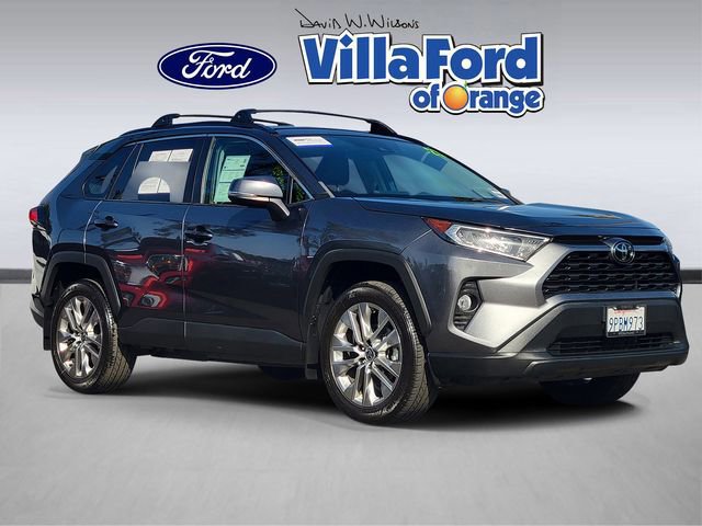 Used 2021 Toyota RAV4 XLE Premium FWD image 5