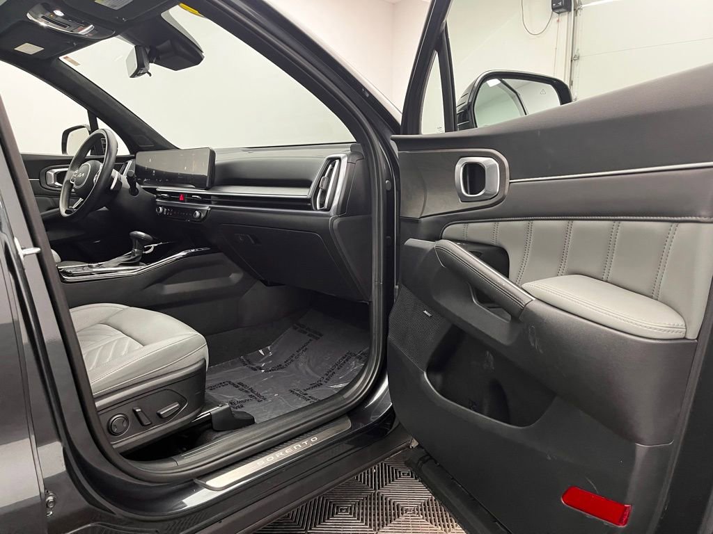 Used 2024 Kia Sorento SX Prestige w/ Sage Leather Package image 26