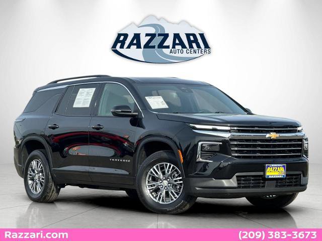 Used 2025 Chevrolet Traverse LT image 7