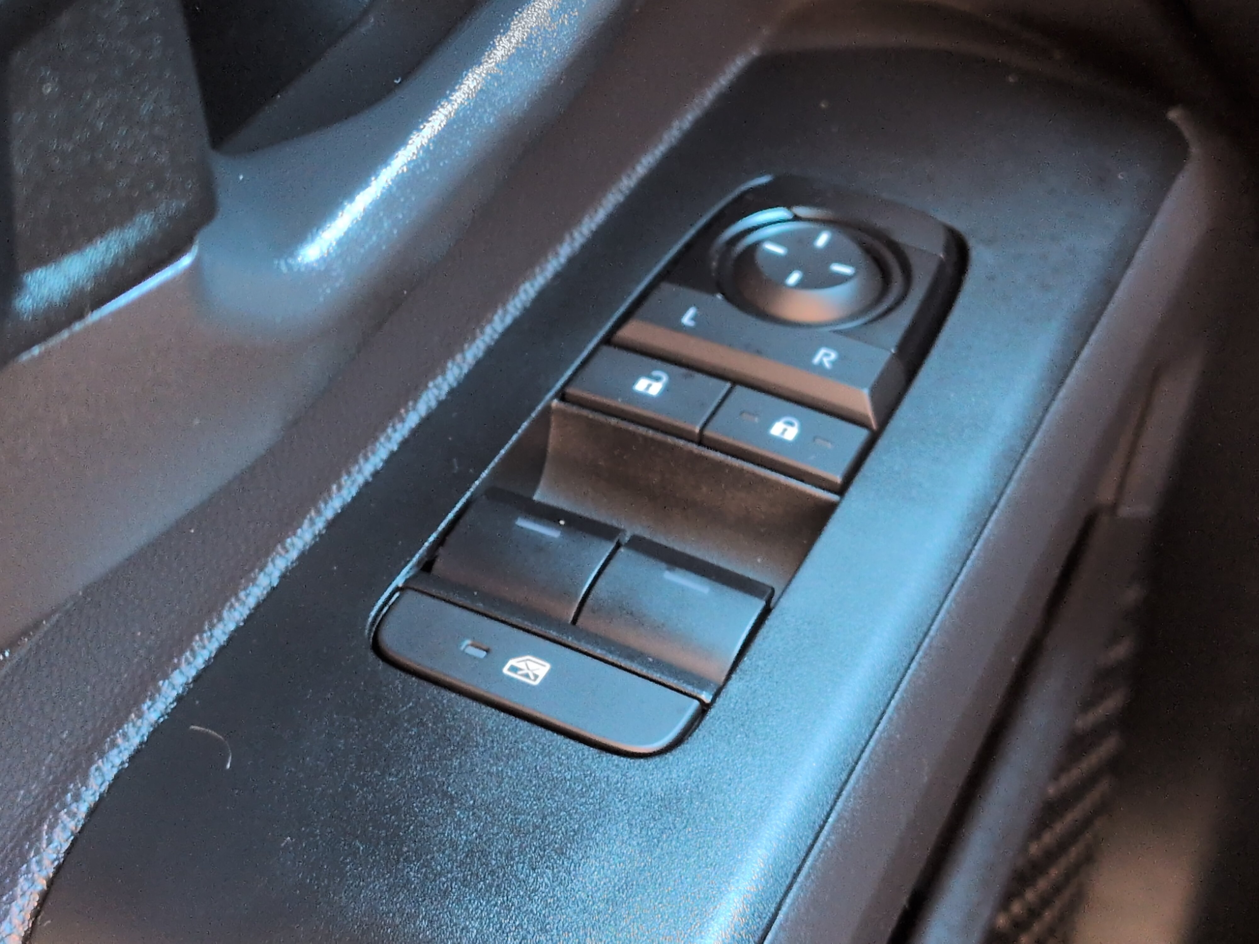 Used 2024 Toyota Tacoma SR w/ Towing Package AWD/4WD image 20