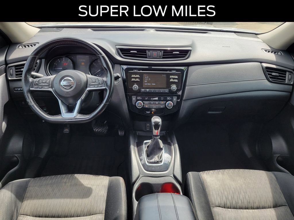 Used 2017 Nissan Rogue SV FWD image 8
