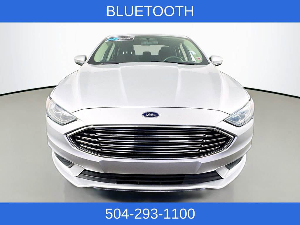 Certified 2018 Ford Fusion SE w/ Fusion SE Technology Package FWD image 3