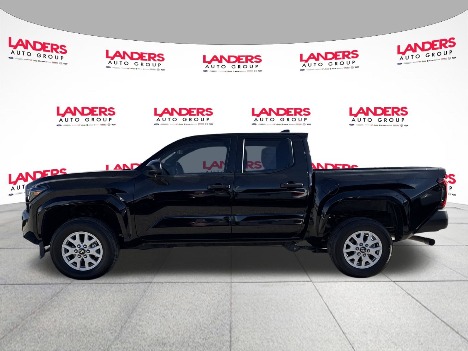 Used 2025 Toyota Tacoma SR image 8