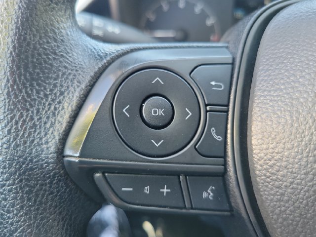 Used 2025 Toyota Corolla LE FWD image 6