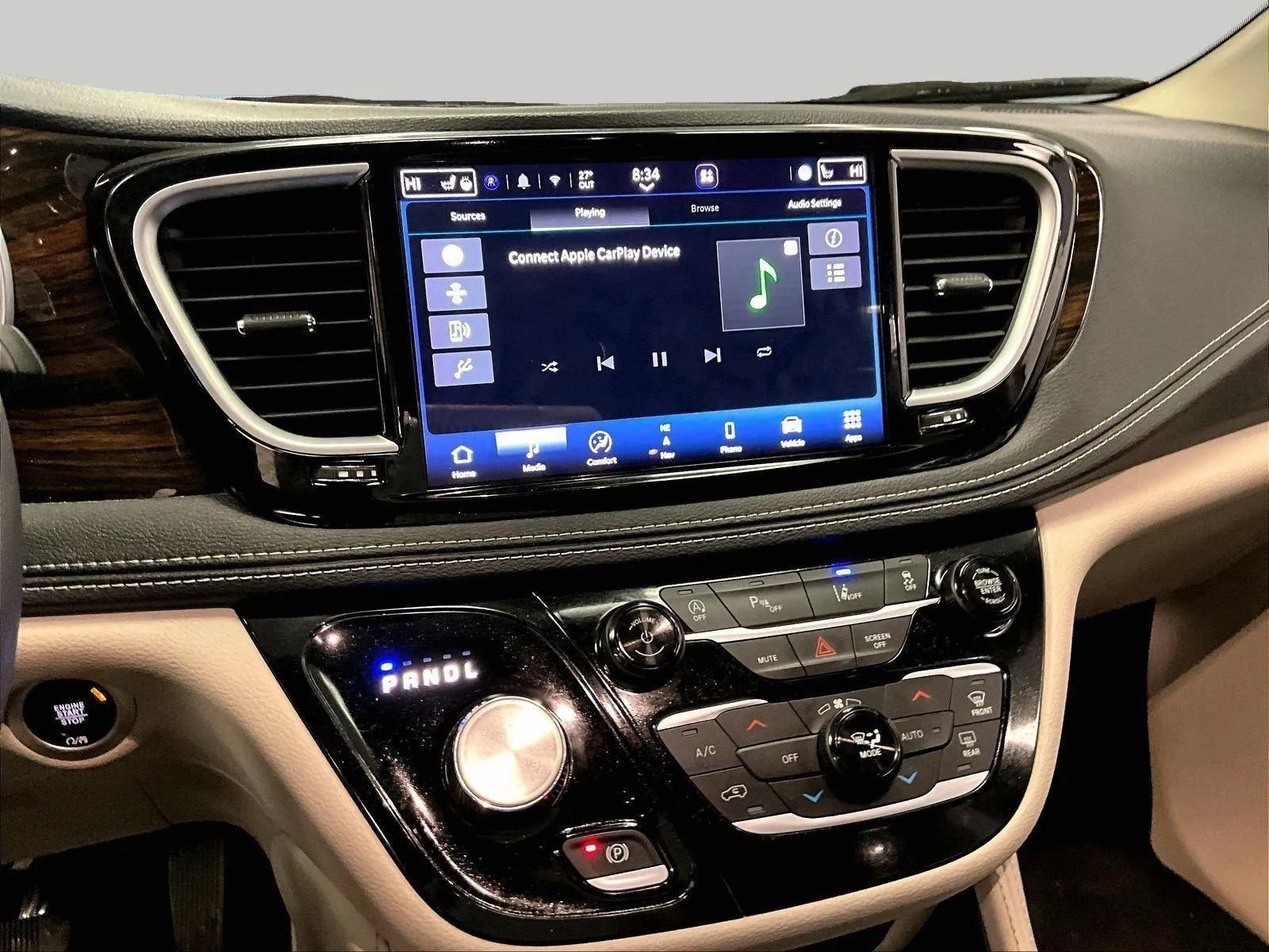 Used 2023 Chrysler Pacifica Limited FWD image 6