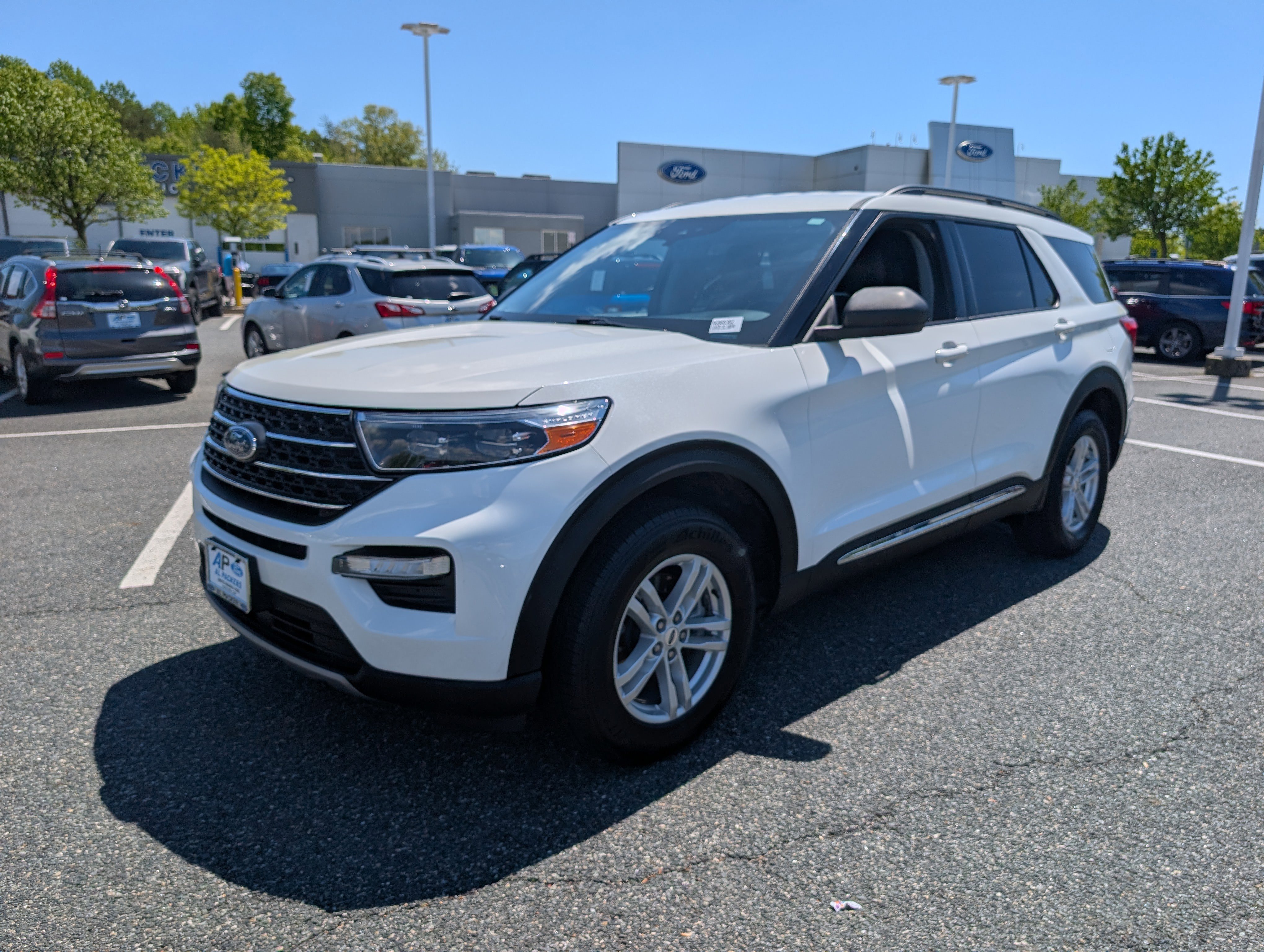 Certified 2022 Ford Explorer XLT w/ Equipment Group 202A AWD/4WD image 7