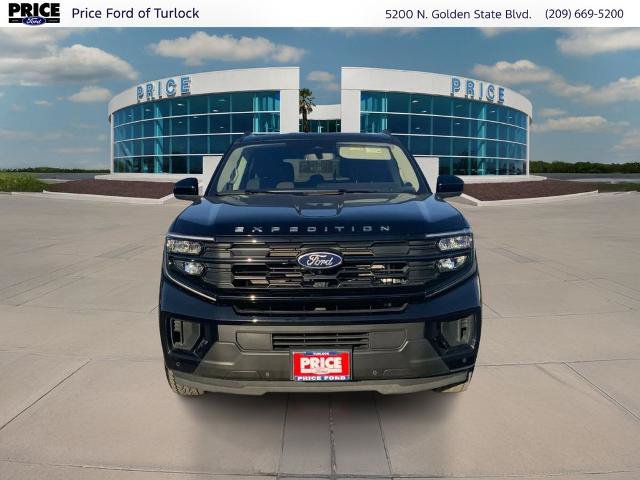 Certified 2025 Ford Expedition Active AWD/4WD image 2